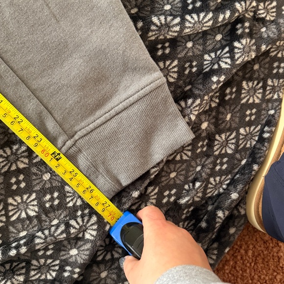 The North Face Joggers - Picture 3 of 5